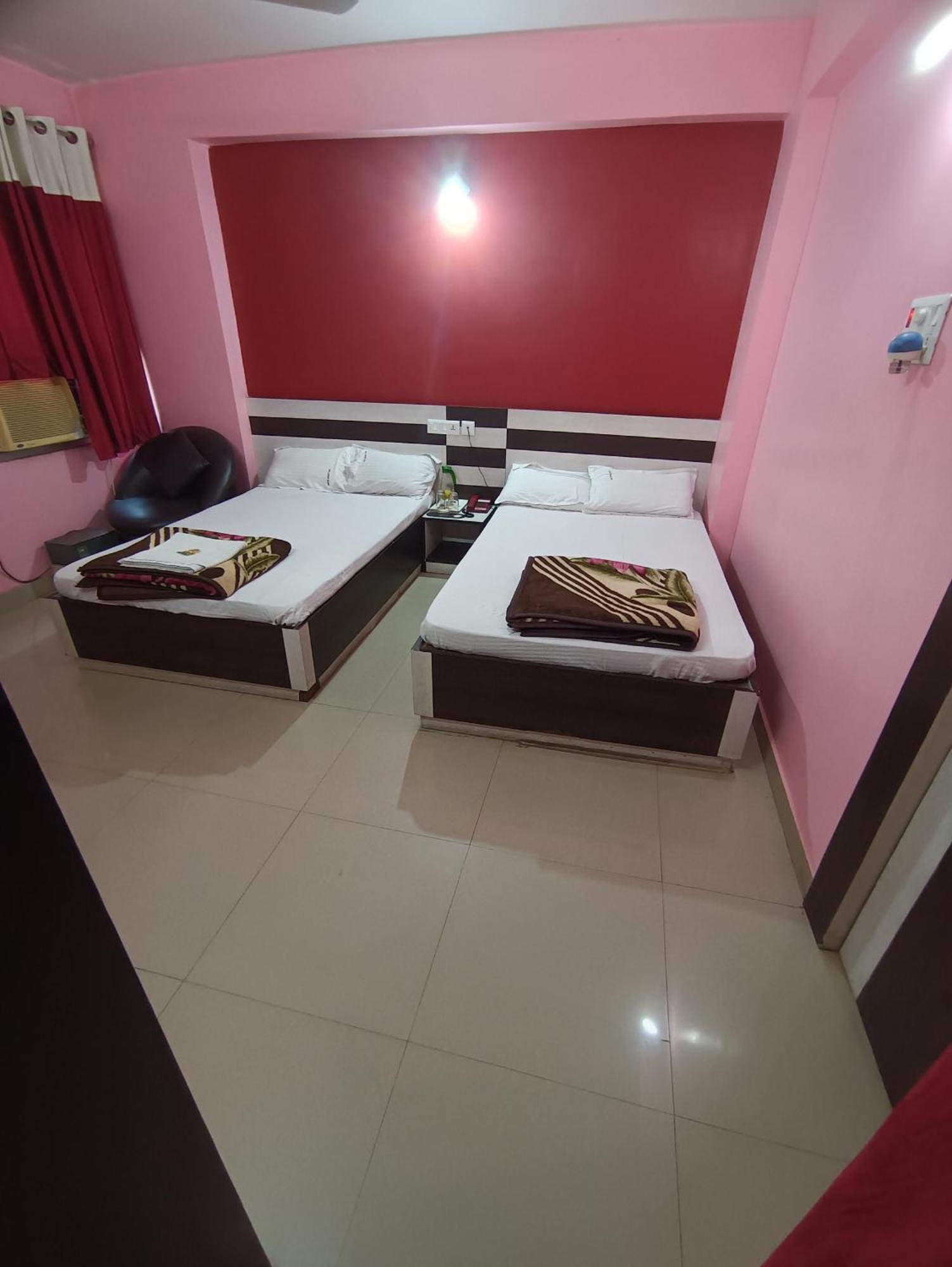 Hotel Viraat Inn Gaya Exterior photo